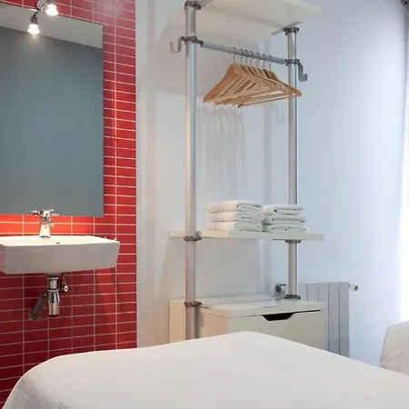 Nitzs Bcn בית הארחה